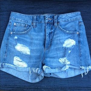 Garage “Mom” Jean shorts size 5